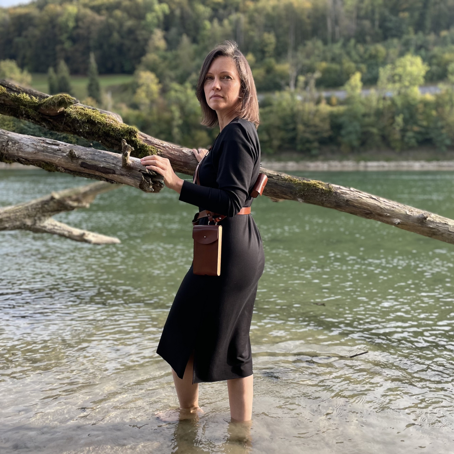 Schlichtes Shirtkleid Langarm aus Tencel in schwarz
