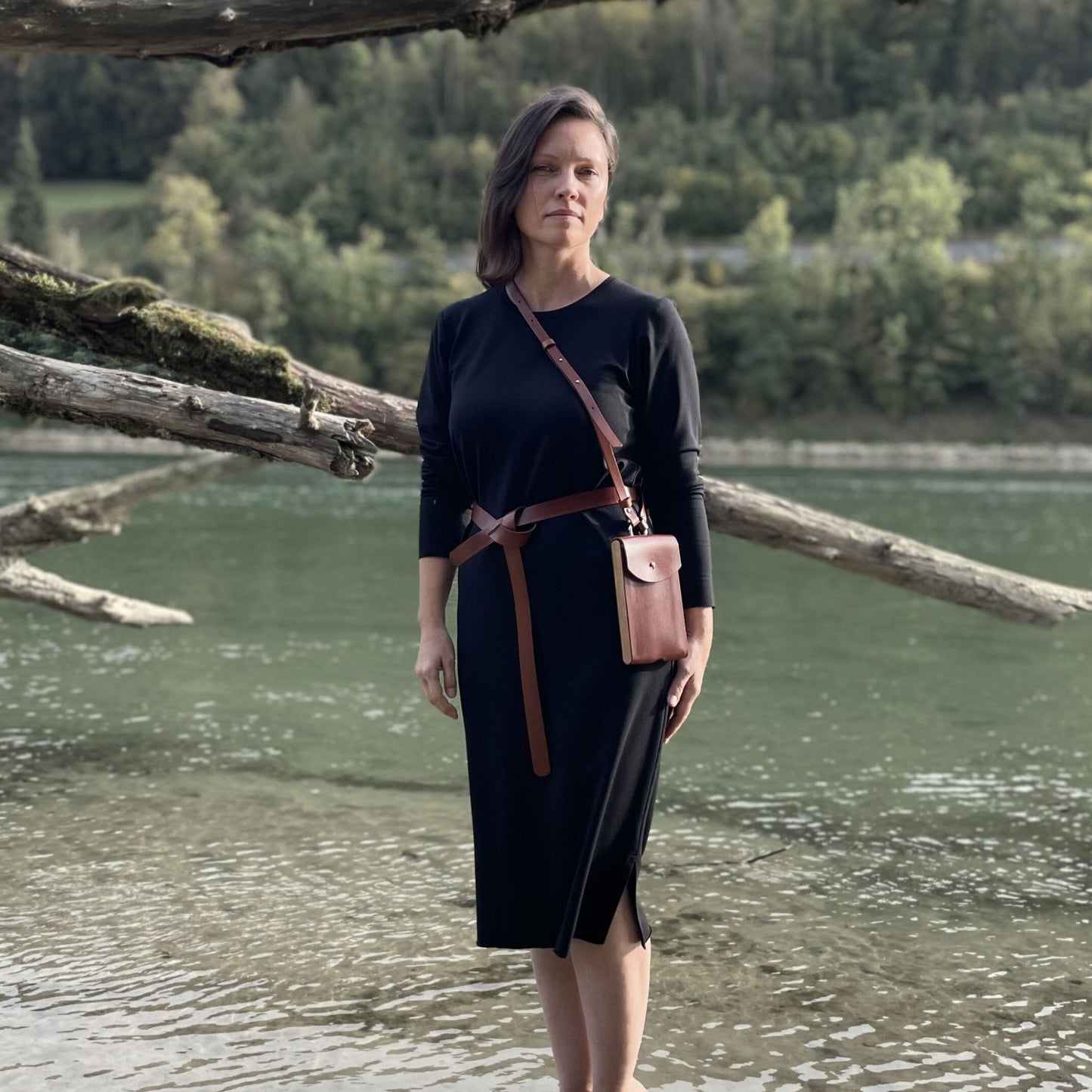 Schlichtes Shirtkleid Langarm aus Tencel in schwarz