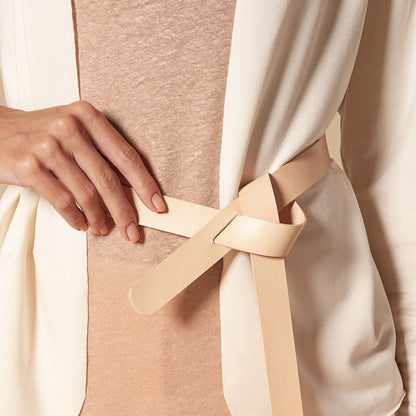 Gürtel aus pflanzlich gegerbtem Leder mit Knotenverschluss