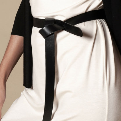 Gürtel aus pflanzlich gegerbtem Leder mit Knotenverschluss